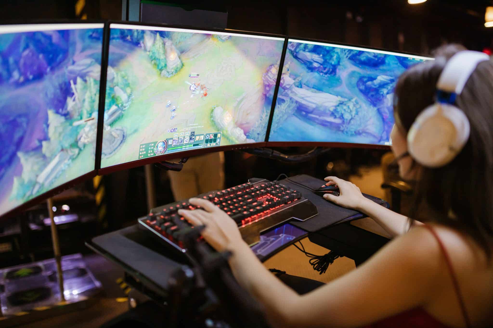 How to Pick Out the Best Gaming Monitor for an Immersive Experience?