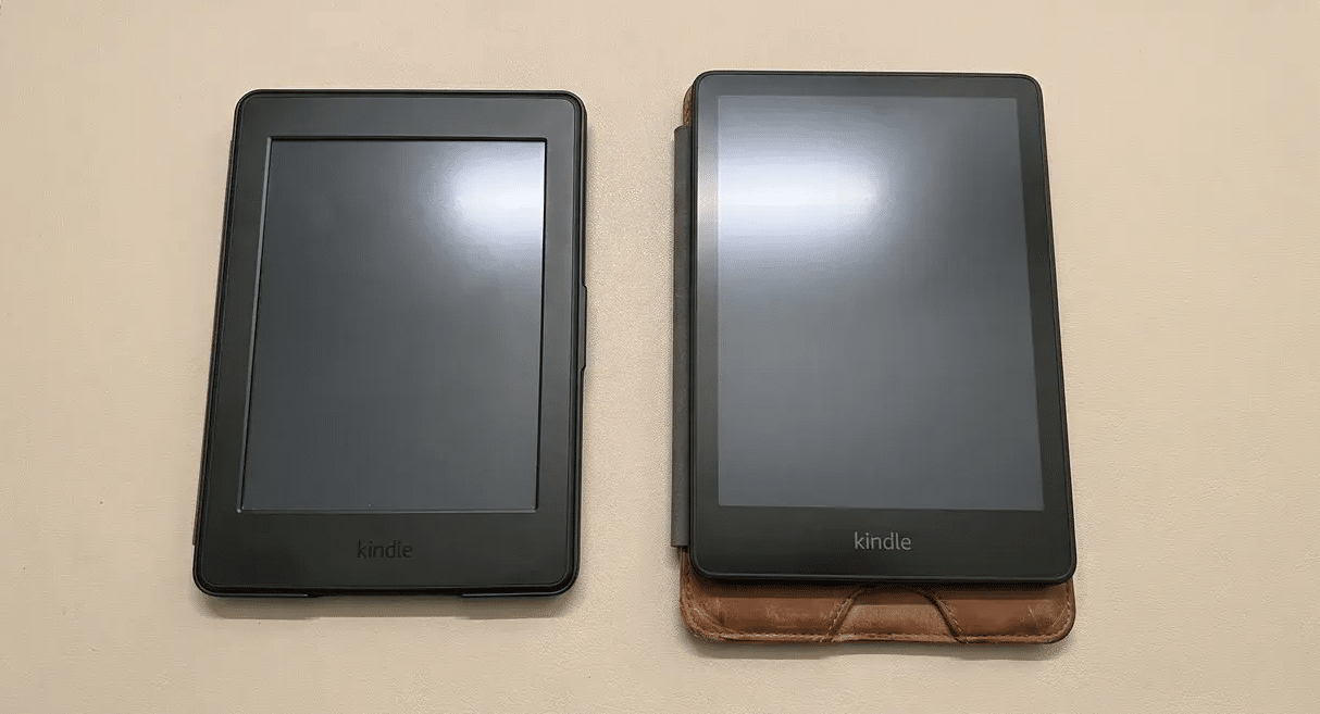 Kindle and Kindle Paperwhite devices compared for screen size and thickness